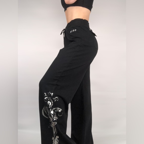 BCBG Pants - BCBG Straight Leg Back Pocket Flap Sweats